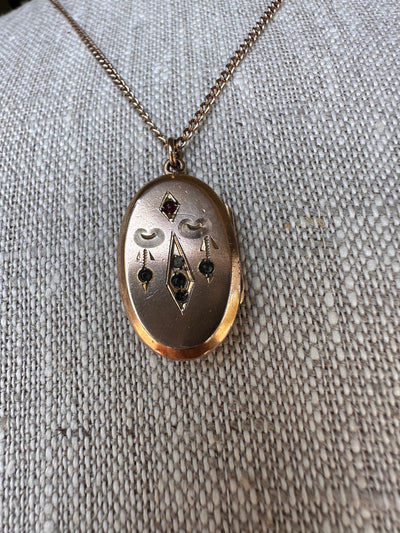 Scarlett Locket Necklace