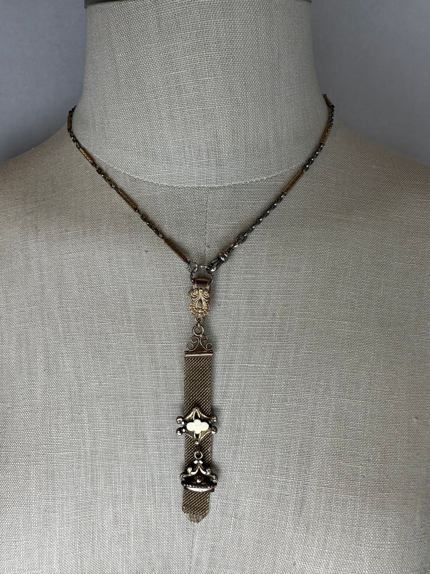 VIctoria Necklace