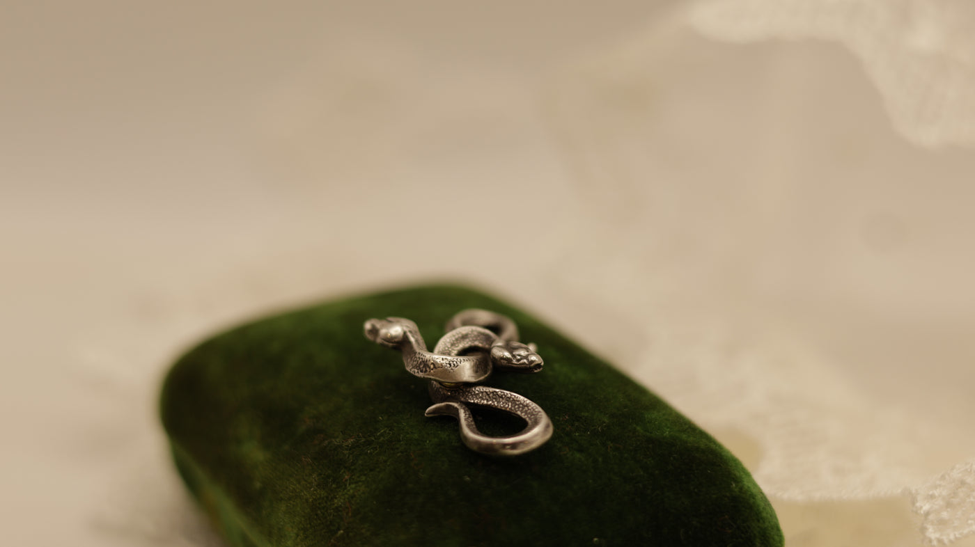 Dorian Snakes Clasp