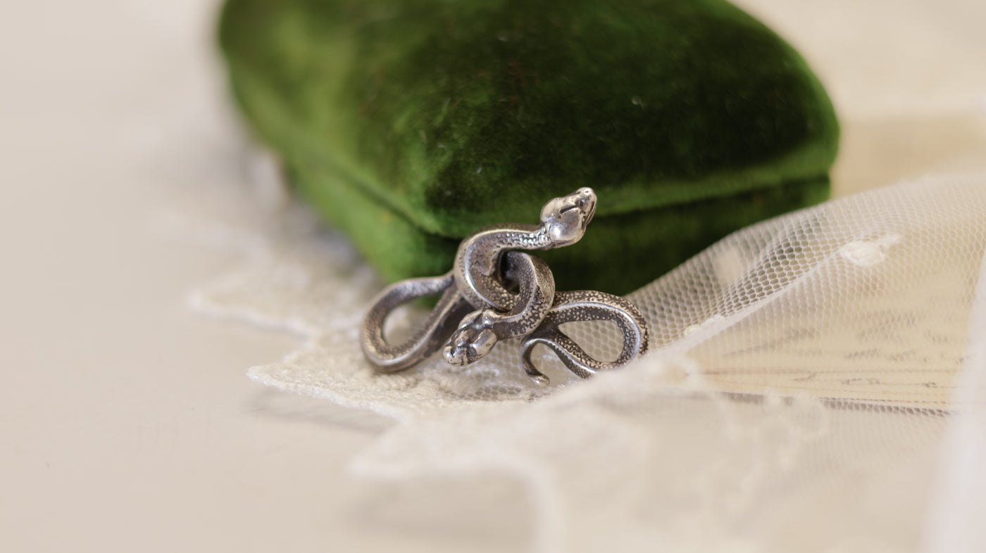 Dorian Snakes Clasp